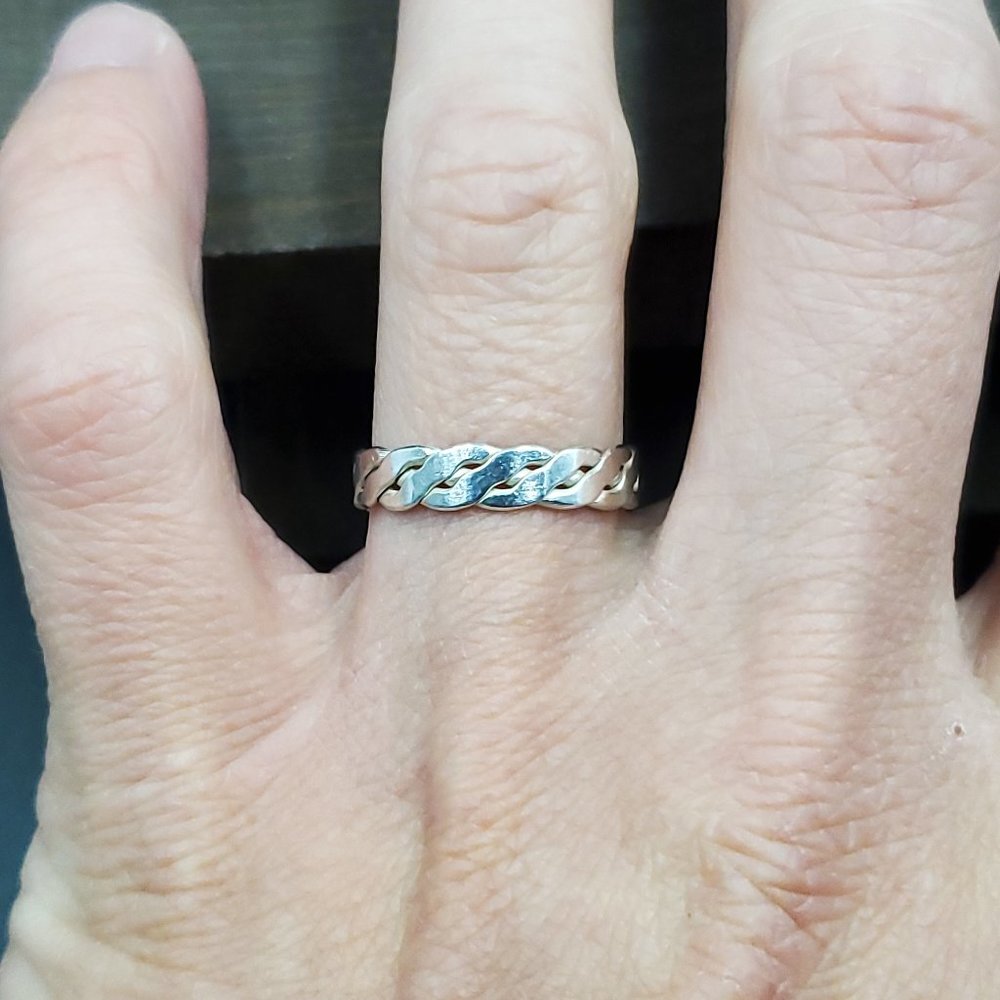 Size 7.5 Sterling Silver Cool Woven Braid Pattern Band Ring